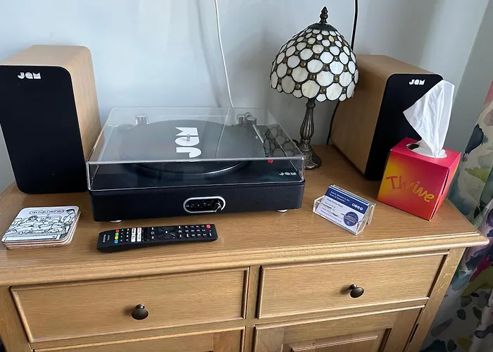 Cabin: Artists' Cottages